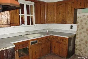 70 Beech St, Lake Grove, NY 11755 - Photo 2