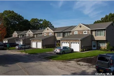 5000 Townhouse Drive #3204, Coram, NY 11727 - Photo 2