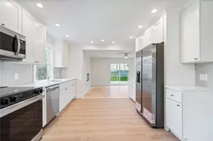 15 Woodhaven Dr, Sound Beach, NY 11789 - Photo 8