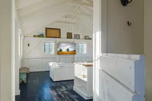 29500 Main Rd, Cutchogue, NY 11935 - Photo 16