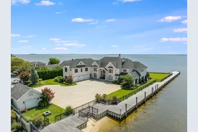 130 Wagstaff Lane, West Islip, NY 11795 - Photo 2