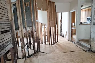 21-38 35th St, Astoria, NY 11105 - Photo 4