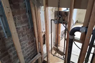 21-38 35th St, Astoria, NY 11105 - Photo 6