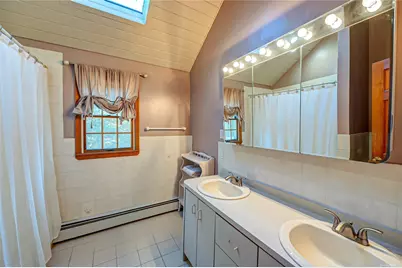 43 Hollins Lane, East Islip, NY 11730 - Photo 22