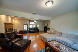 43 Hollins Ln, East Islip, NY 11730 - Photo 6
