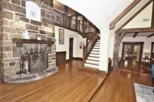 539 Manhasset Woods Rd, Manhasset, NY 11030 - Photo 4