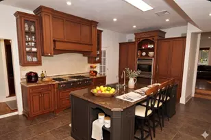 539 Manhasset Woods Rd, Manhasset, NY 11030 - Photo 10