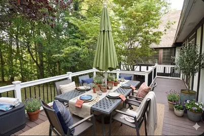 539 Manhasset Woods Road, Manhasset, NY 11030 - Photo 26