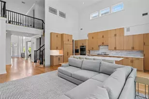 8 Holiday Pond Rd, Jericho, NY 11753 - Photo 14