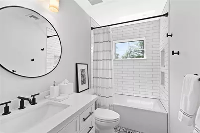 55 Squires Avenue, East Quogue, NY 11942 - Photo 8