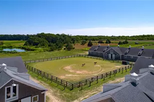 4170/3375+ Indian Neck Ln, Peconic, NY 11958 - Photo 16