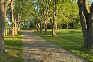 4170/3375+ Indian Neck Ln, Peconic, NY 11958 - Photo 8