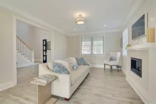 165 Marine Pl, Greenport, NY 11944 - Photo 4