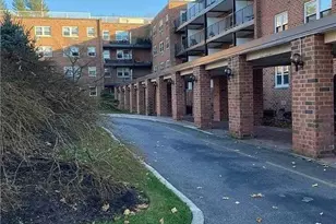 32 Pearsall Ave, Glen Cove, NY 11542 - Photo 14