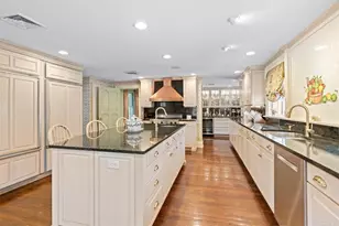 285 Piping Rock Rd, Locust Valley, NY 11560 - Photo 12