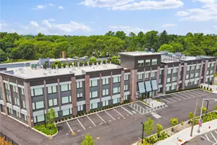 218 Middle Neck Rd, Great Neck, NY 11021 - Photo 2