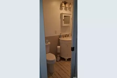 7 Crescent Walk, Seaview, NY 11770 - Photo 8