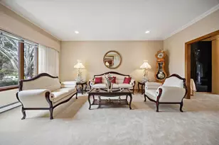 6 Heather Ct, Dix Hills, NY 11746 - Photo 16