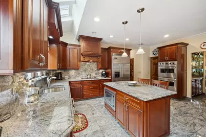 6 Heather Court, Dix Hills, NY 11746 - Photo 12