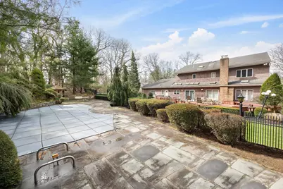 6 Heather Court, Dix Hills, NY 11746 - Photo 38