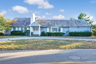 1230 Harbor Rd, Hewlett, NY 11557 - Photo 2