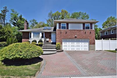 33 Hicks Ave, Syosset, NY 11791 - Photo 1