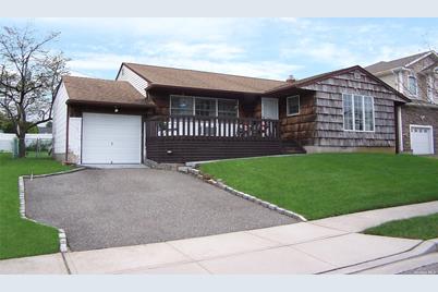 67 Florence Drive, Syosset, NY 11791 - Photo 1