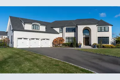 15 Fox Run, East Islip, NY 11730 - Photo 1