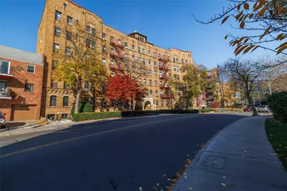 83-44 Lefferts Boulevard #2M, Kew Gardens, NY 11415 - Photo 1