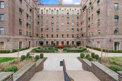 160 Middle Neck Road #6K, Great Neck, NY 11021 - Photo 1