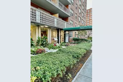 160-10 89 Avenue #6, Jamaica, NY 11432 - Photo 1