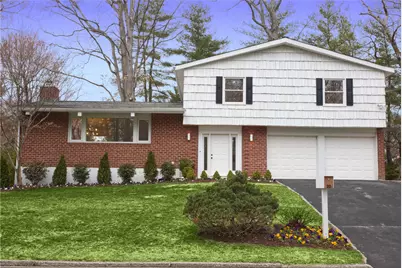 20 Wood Hollow Lane, New Rochelle, NY 10804 - Photo 1
