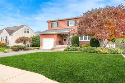 2084 Pine Street, Wantagh, NY 11793 - Photo 1