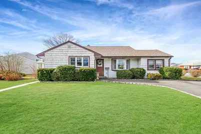 2 Robin Lane, Farmingdale, NY 11735 - Photo 1