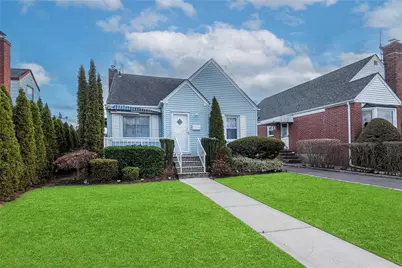 70 Nugent Street, New Hyde Park, NY 11040 - Photo 1