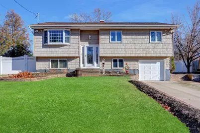 8 Sarah Court, Ronkonkoma, NY 11779 - Photo 1