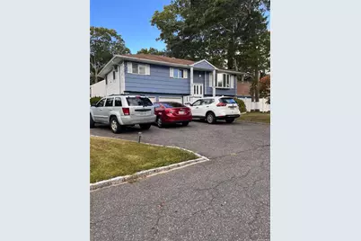 82 W 7th Street, Ronkonkoma, NY 11779 - Photo 1