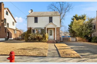 33 Hillview Avenue, Port Washington, NY 11050 - Photo 1