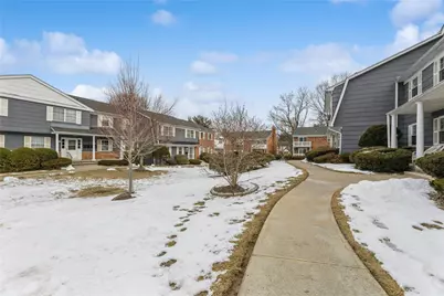 33 Doxbury Lane, Suffern, NY 10901 - Photo 1