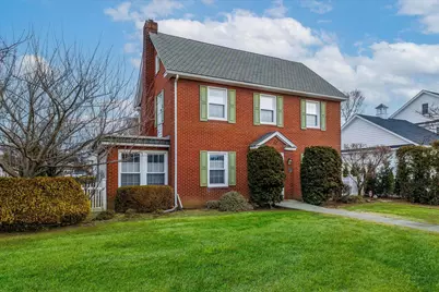 33 Capitolian Boulevard, Rockville Centre, NY 11570 - Photo 1