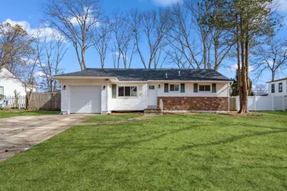 27 Rogers Lane, Smithtown, NY 11787 - Photo 1