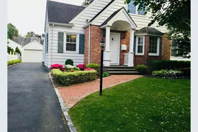 152 Webster Avenue, Manhasset, NY 11030 - Photo 1