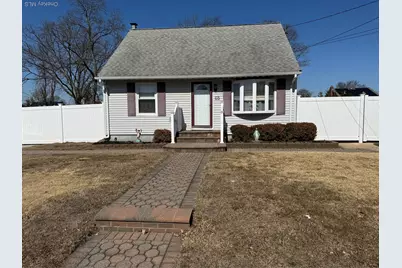 65 Heathcote Road, Lindenhurst, NY 11757 - Photo 1