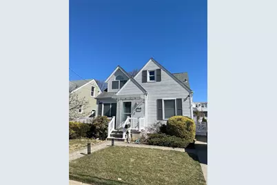 10 Kamda Boulevard, New Hyde Park, NY 11040 - Photo 1