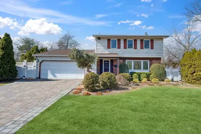 19 Livingston Avenue, Jericho, NY 11753 - Photo 1