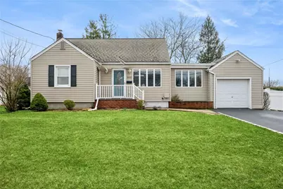 322 Edelweiss Road, West Islip, NY 11795 - Photo 1
