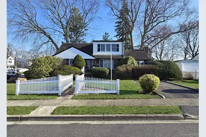 436 15th Street, West Babylon, NY 11704 - Photo 1