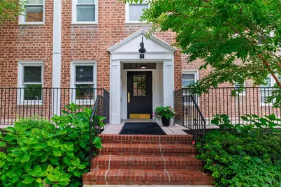 195 N Village Avenue #E2, Rockville Centre, NY 11570 - Photo 1