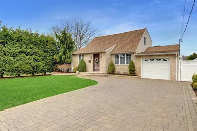 17 Fairview Road W, Massapequa, NY 11758 - Photo 1
