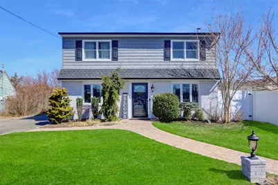 7 Birch Court E, Farmingdale, NY 11735 - Photo 1